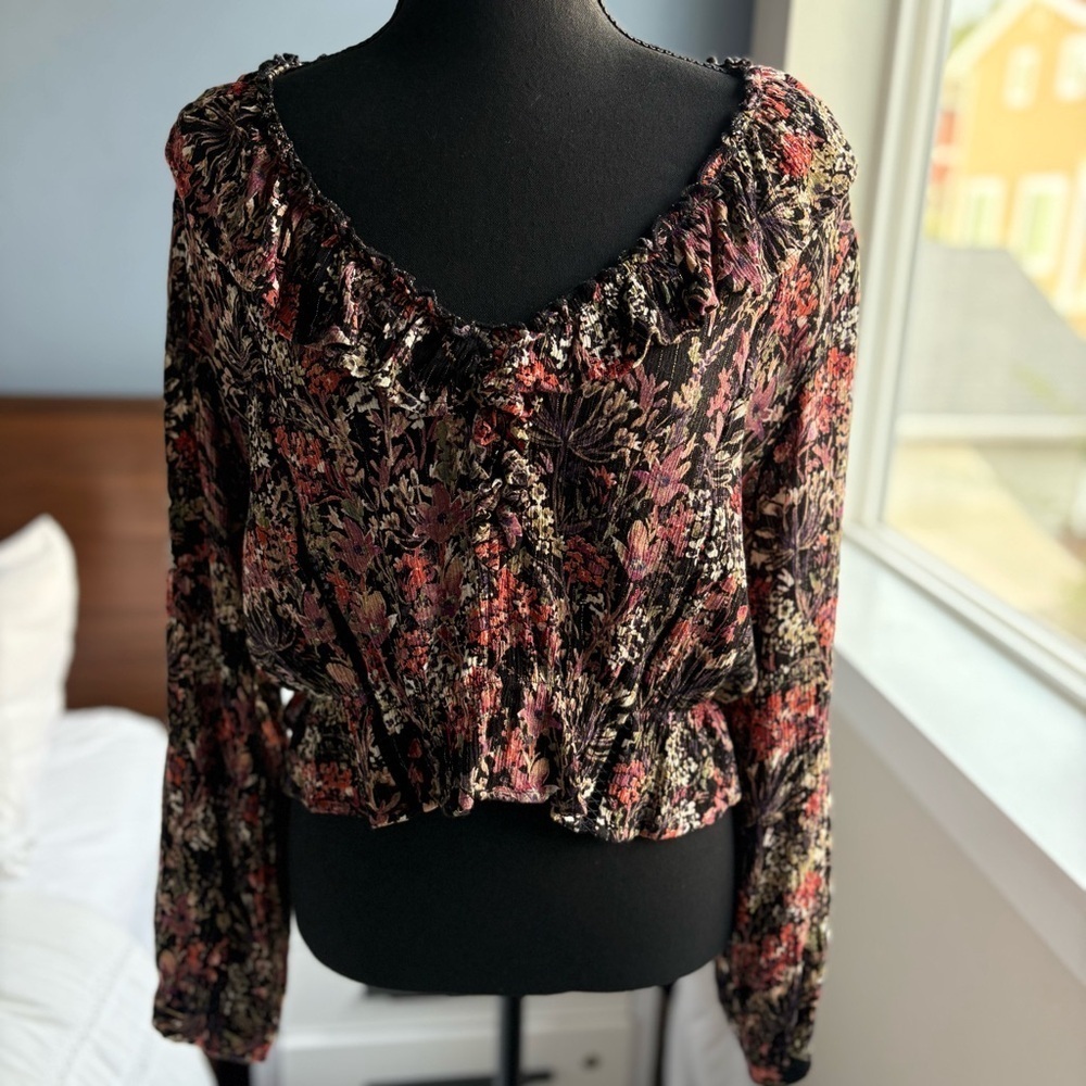 AQUA (Bloomingdale’s) Multicolored Floral Ruffled Blouse - Dark Academia Fall